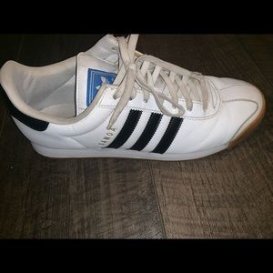 Adidas Samoa tennis shoes